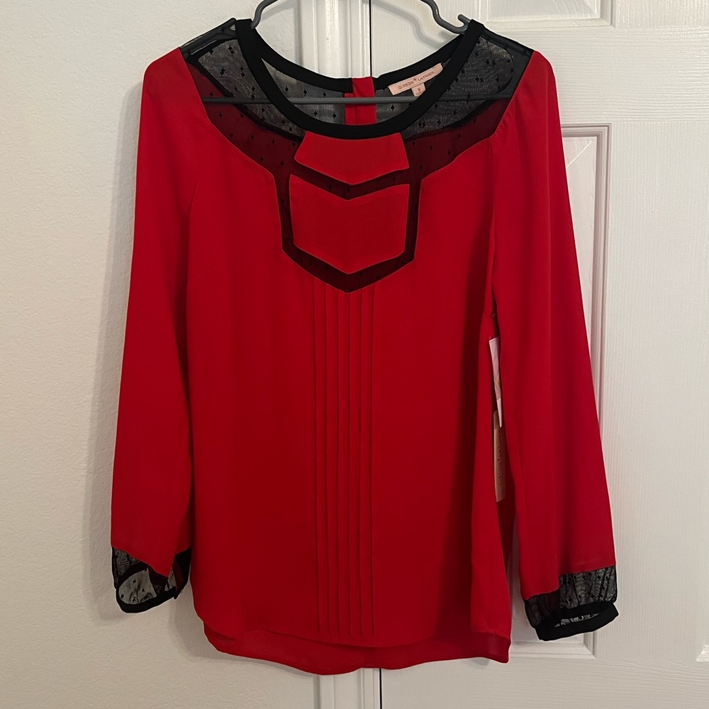 New w/ Tags!!! Gibson Latimer red and black blouse